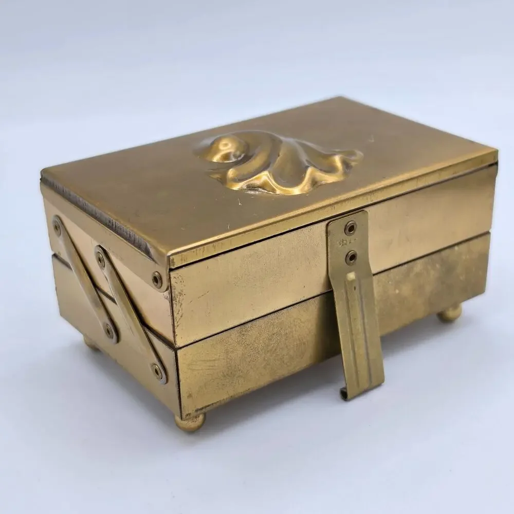 Unbranded vintage gold
